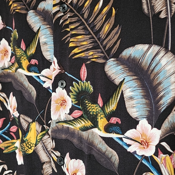 Brand New Resort Shirt - Picture 2 of 2